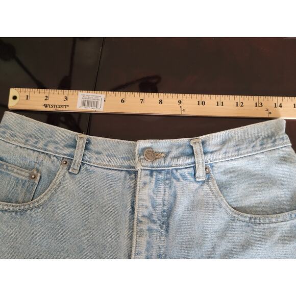 Vintage Denim Republic High Rise Light Wash Roll Cuff Mom Jean Shorts - Picture 4 of 6